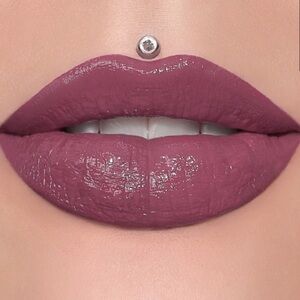 JEFFREE ⭐️ Star Supreme Gloss in Improper NIP